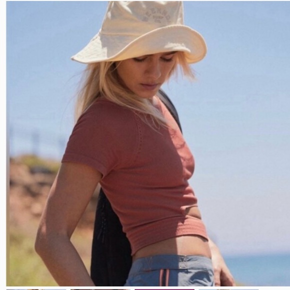 *NWOT* FREE PEOPLE MOVEMENT CUT IT OUT SHORT SLEEVE - Picture 3 of 3